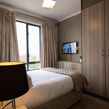 Zwelakho Furnished Apartments The Cube Johannesburg Luaran gambar