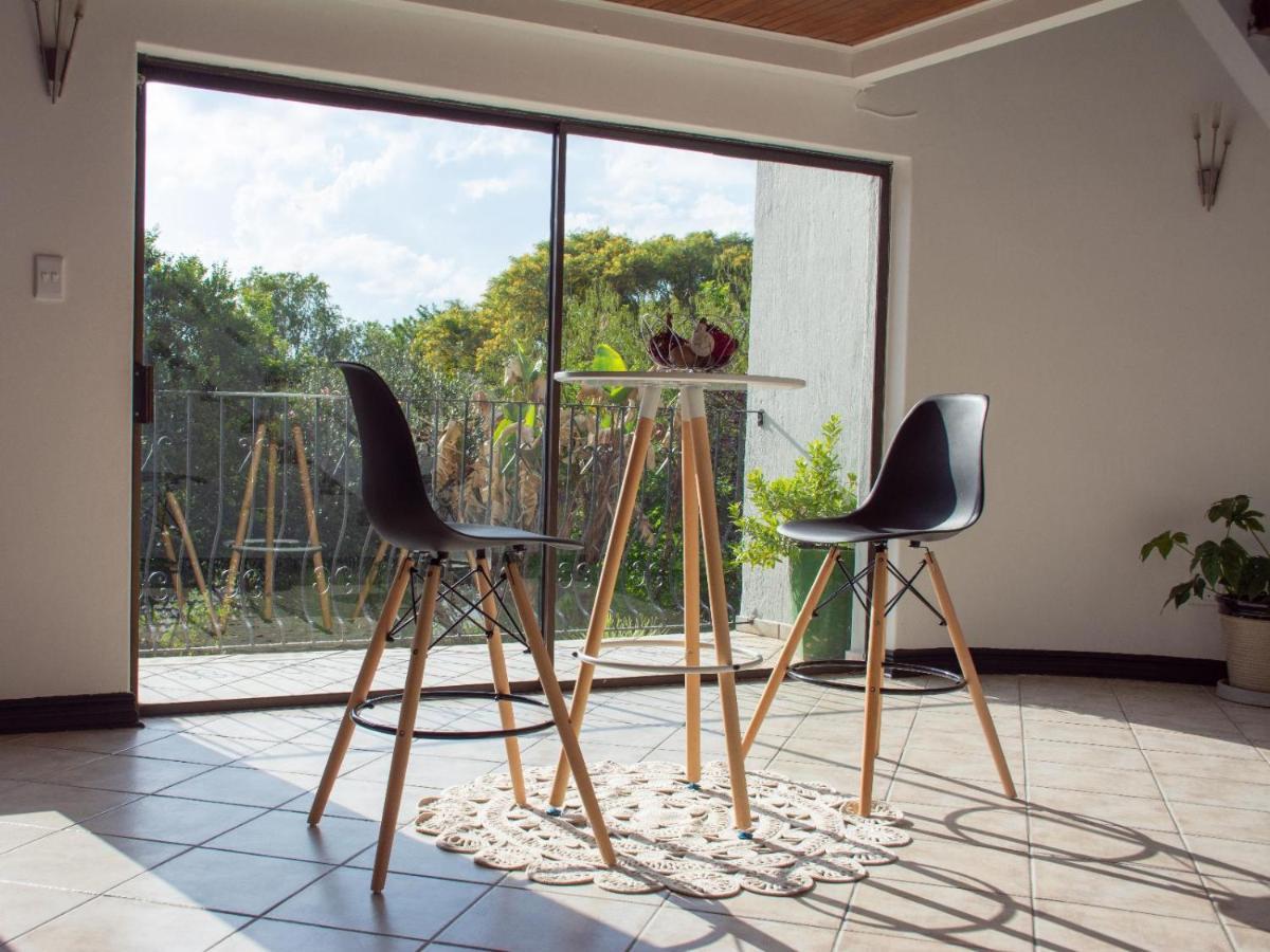 Zwelakho Furnished Apartments The Cube Johannesburg Luaran gambar