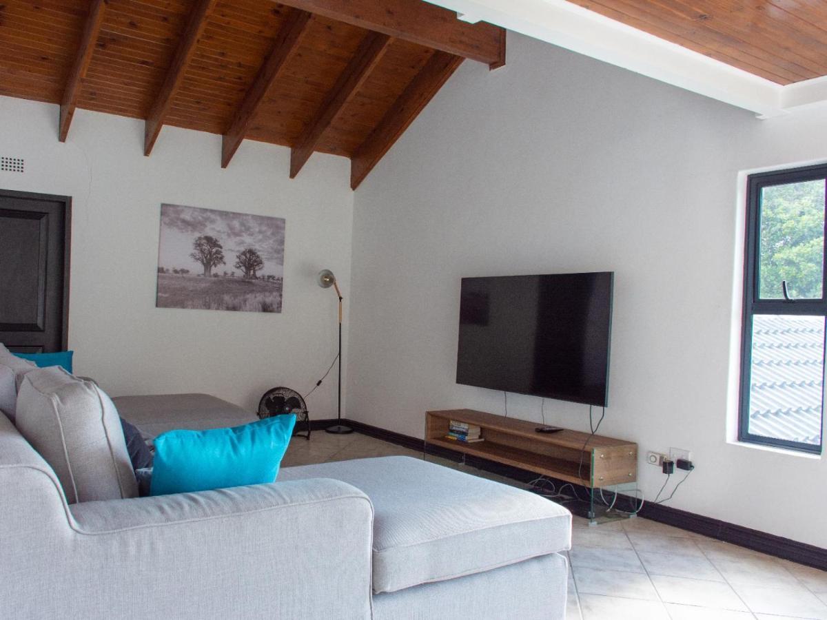 Zwelakho Furnished Apartments The Cube Johannesburg Luaran gambar