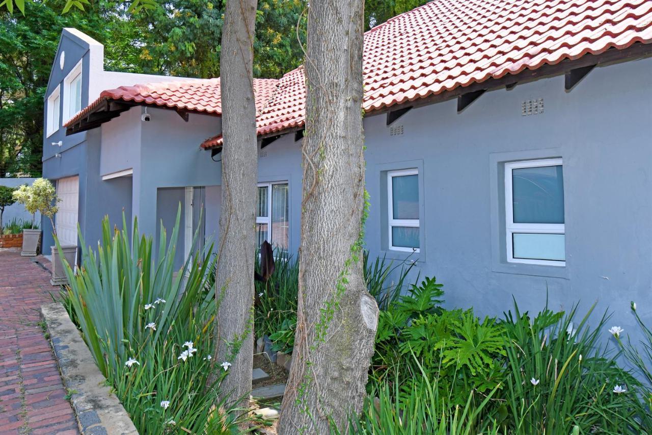 Zwelakho Furnished Apartments The Cube Johannesburg Luaran gambar