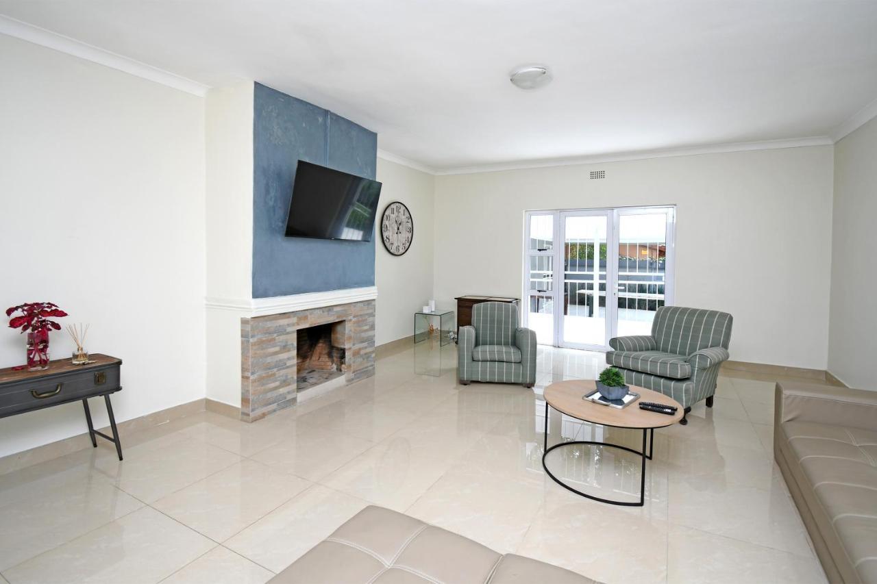 Zwelakho Furnished Apartments The Cube Johannesburg Luaran gambar