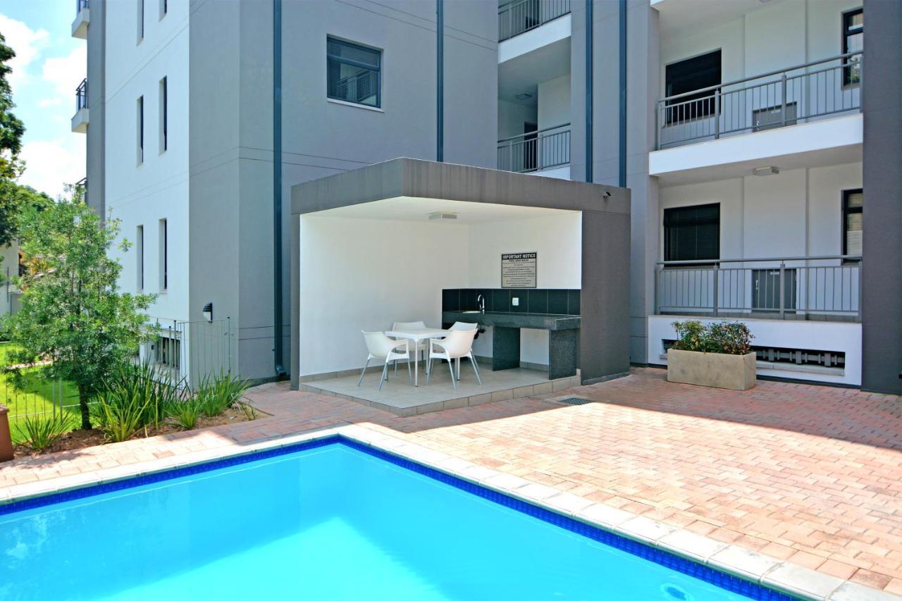 Zwelakho Furnished Apartments The Cube Johannesburg Luaran gambar