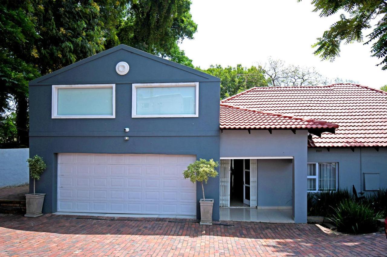 Zwelakho Furnished Apartments The Cube Johannesburg Luaran gambar