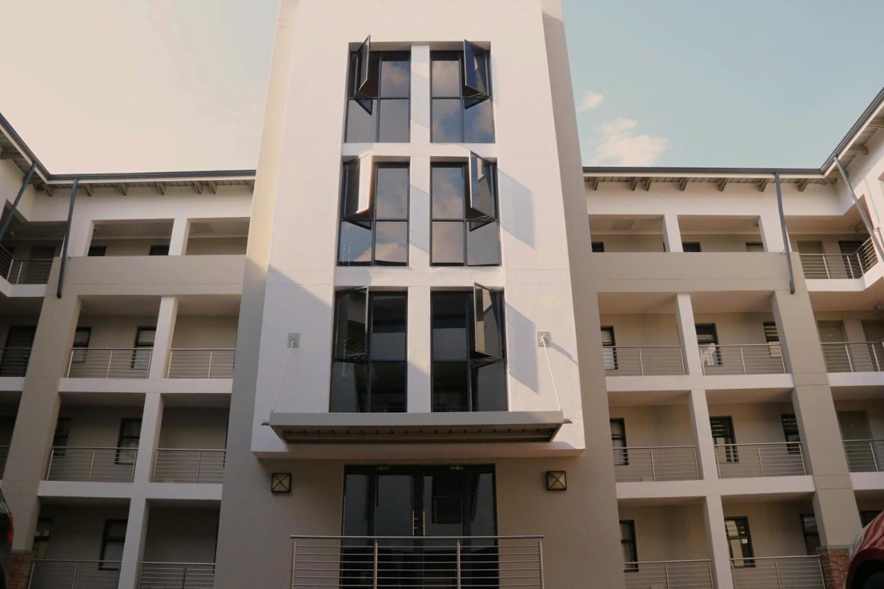 Zwelakho Furnished Apartments The Cube Johannesburg Luaran gambar