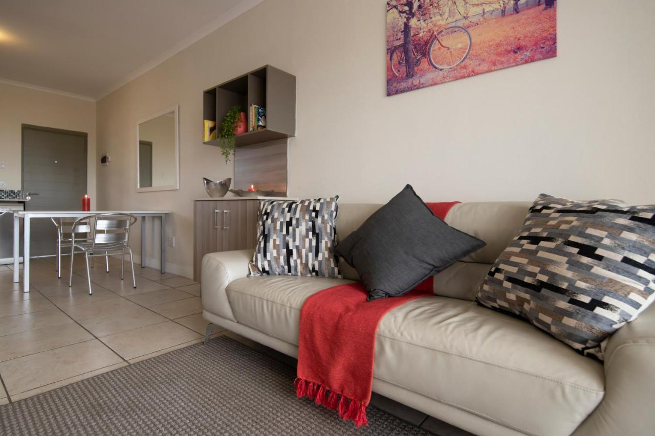 Zwelakho Furnished Apartments The Cube Johannesburg Luaran gambar